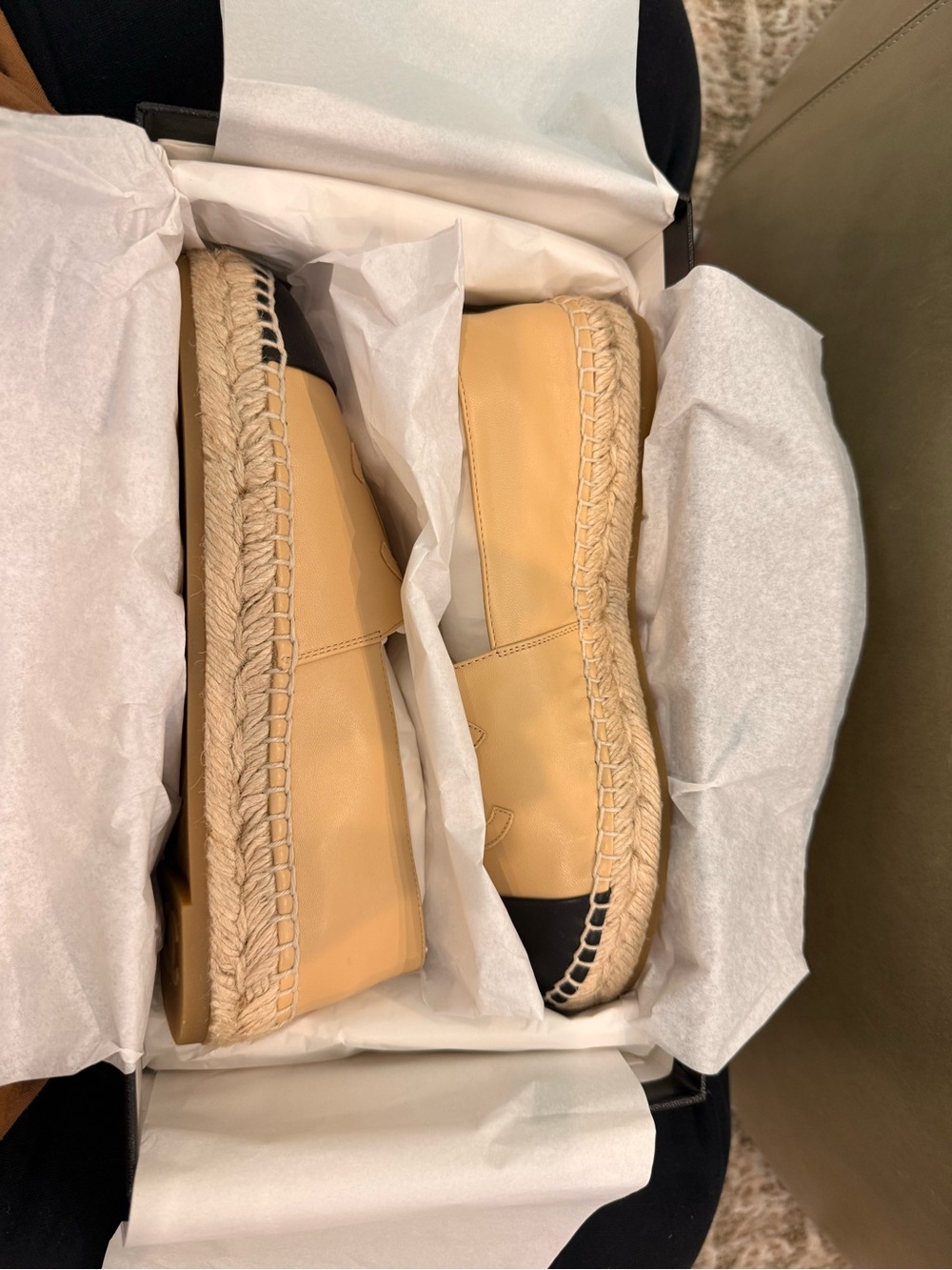 NWT Chanel - Espadrilles, beige & black lambskin, size 37 (US7). - Picture 8 of 8